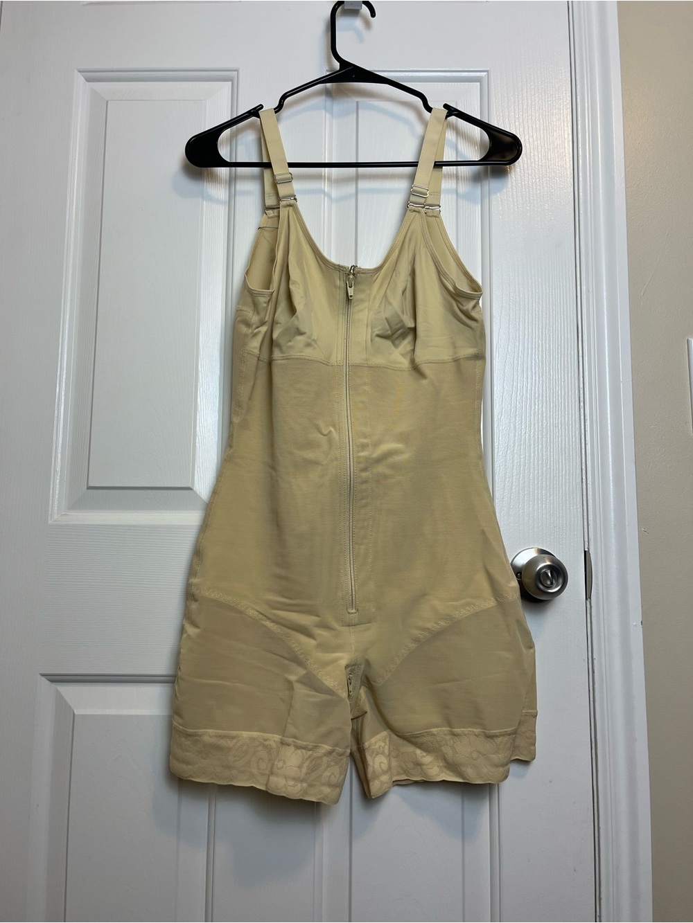 NWT Yianna Front Zip Full Bust Mid-Thigh Faja Bodysuit - Picture 4 of 5